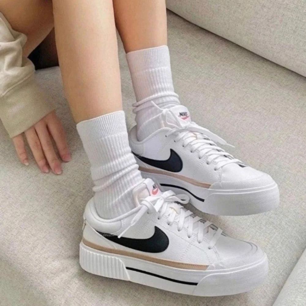 Nike Court Legacy Lift Platform Sneakers Size 8.5 Like New/Box MSRP $94.99 - Picture 1 of 10